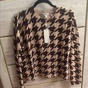 Kenneth Cole Women's Houndstooth Sweater - Brown and Beige